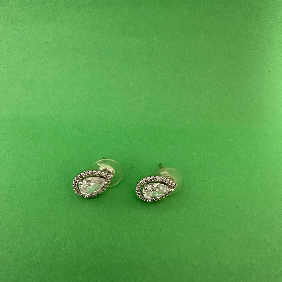 Cubic zirconia pear shaped earrings - Picture 7 of 7